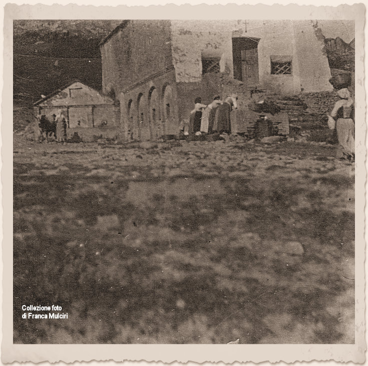 Lavandaie alla fonte della chiesa di San Rocco in località Canale - Montebello di Bertona, 25 Luglio 1914